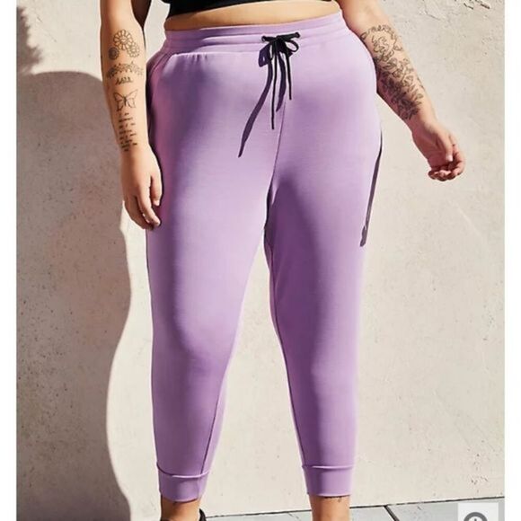 Torrid Purple Relaxed Fit Jogger NWT - Picture 1 of 7
